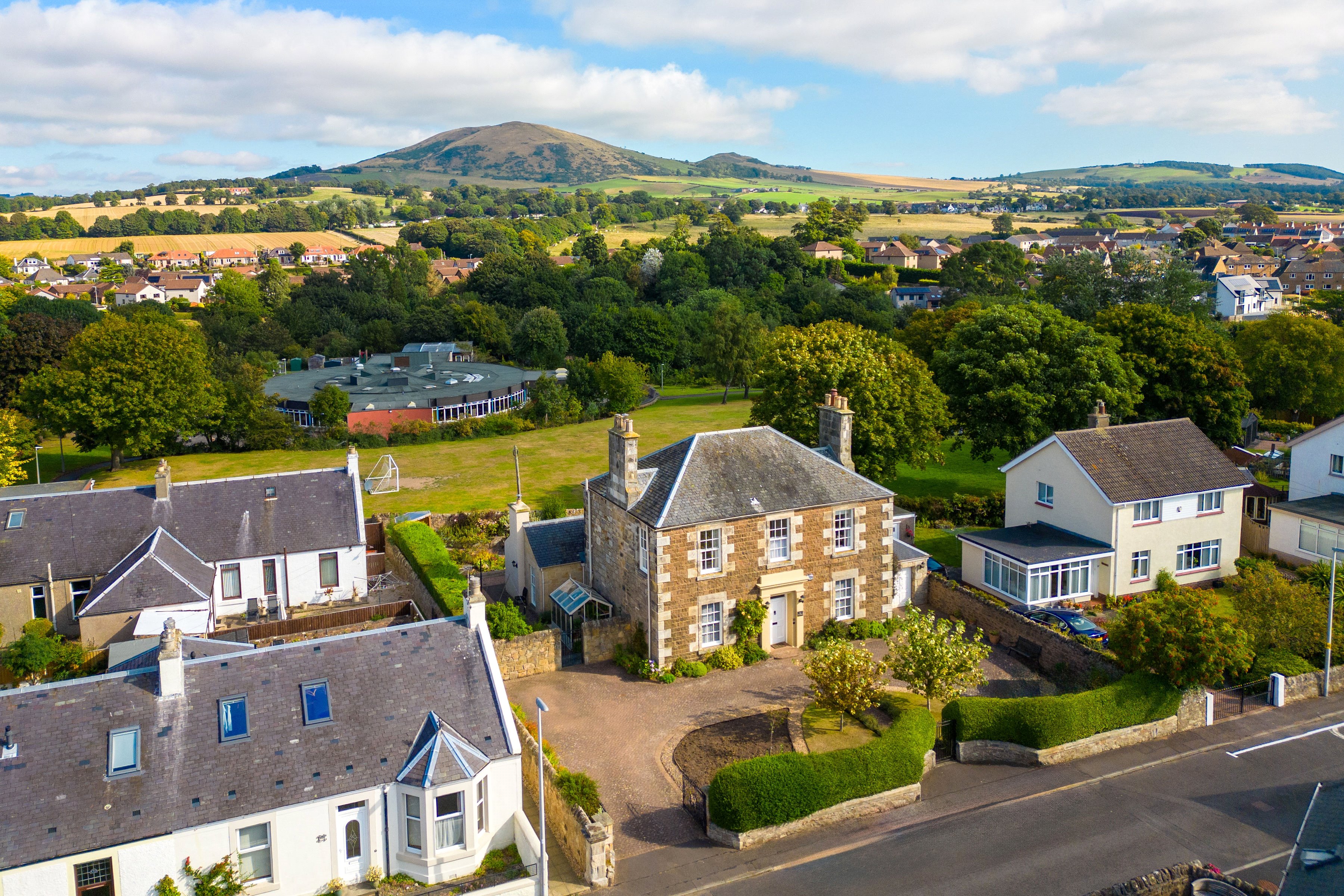 Rettie strikes cautionary note on average house price growth in 2026