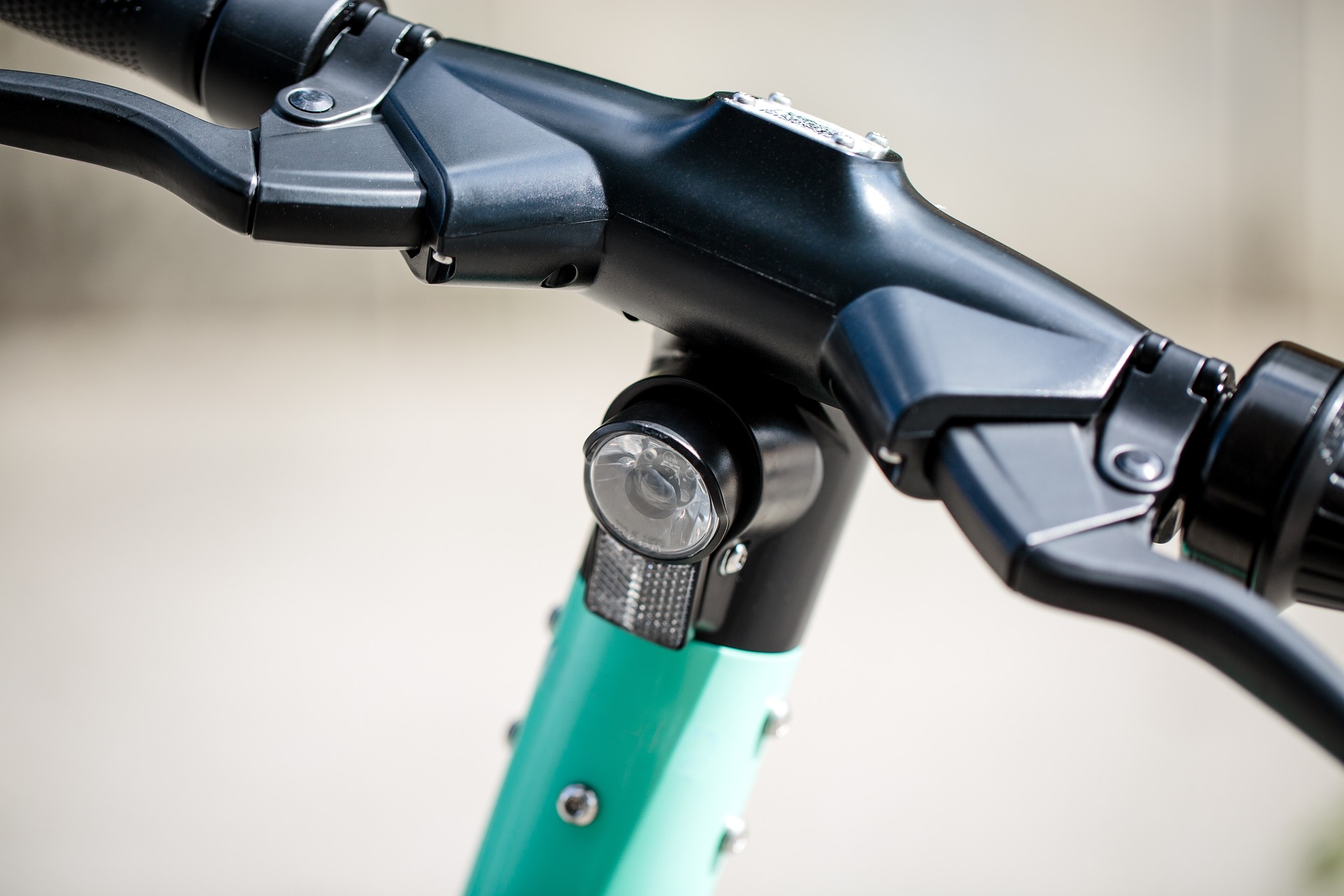 Safety of e-scooters questioned despite new regulations