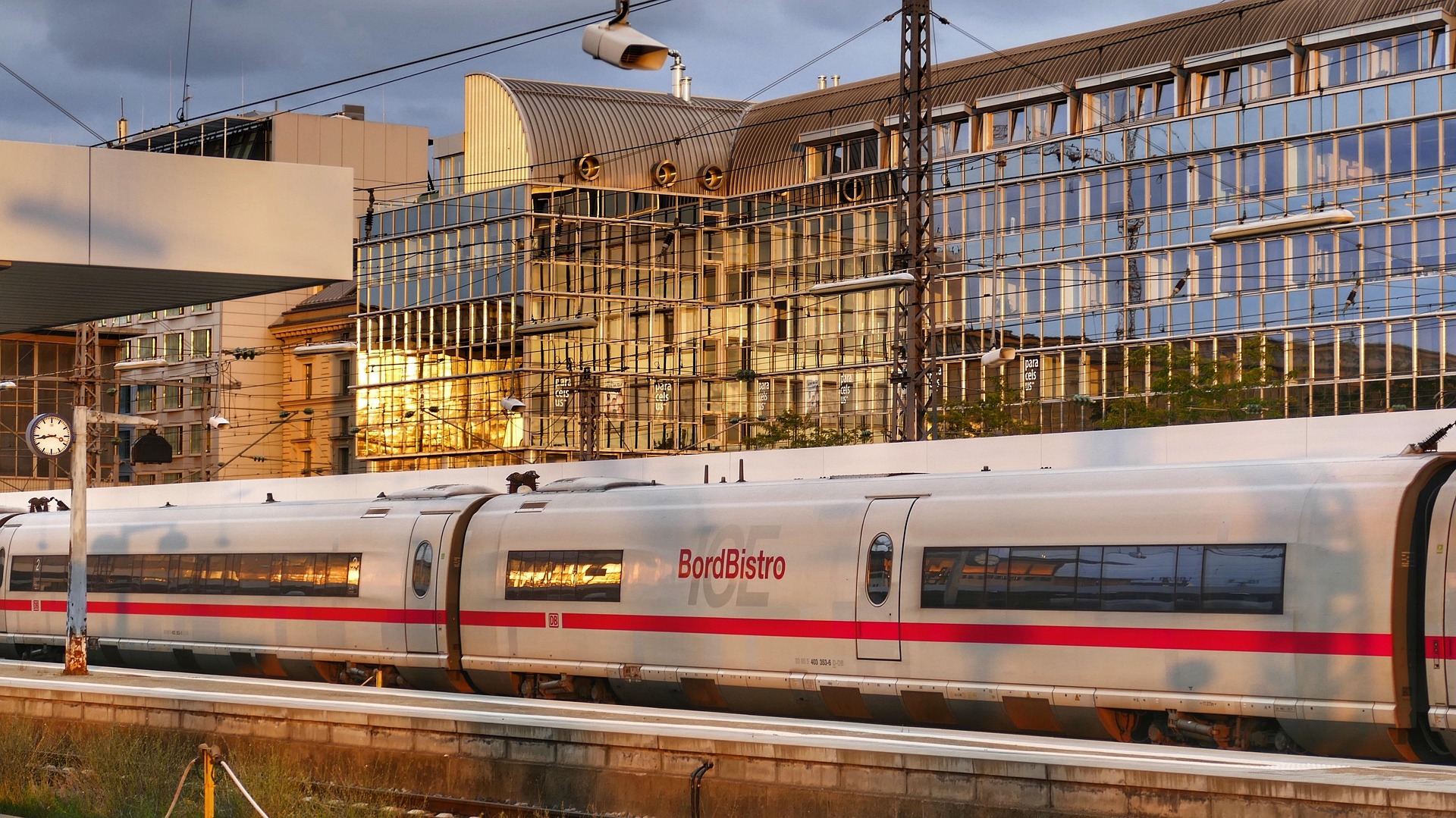 Barrister ordered to pay £6,700 after joining tribunal hearing from train