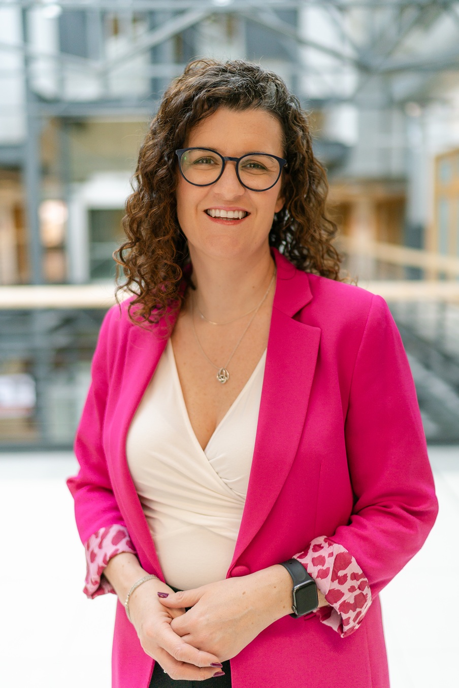Henderson Loggie survey reveals Scottish legal firms hesitant but open to AI adoption