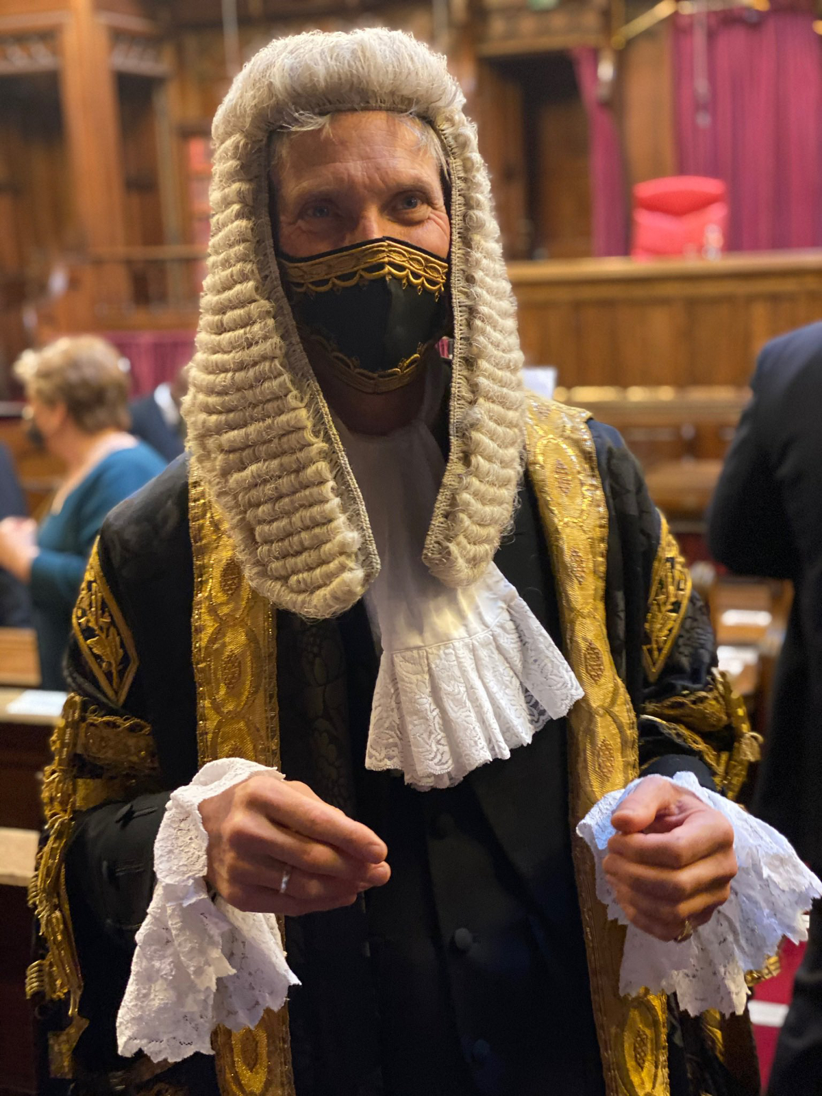 Iudex resartus: Court dress keeps up with the times