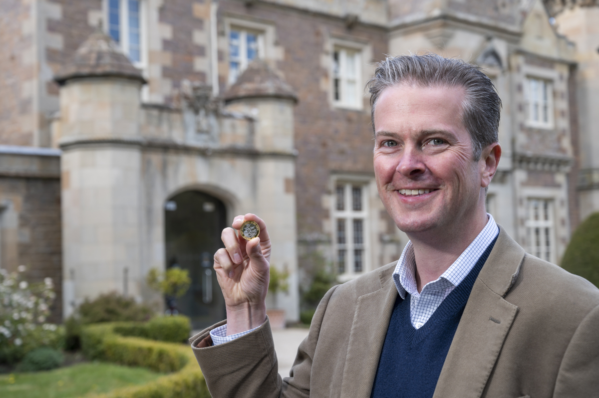 New £2 coin commemorates birth of Sir Walter Scott