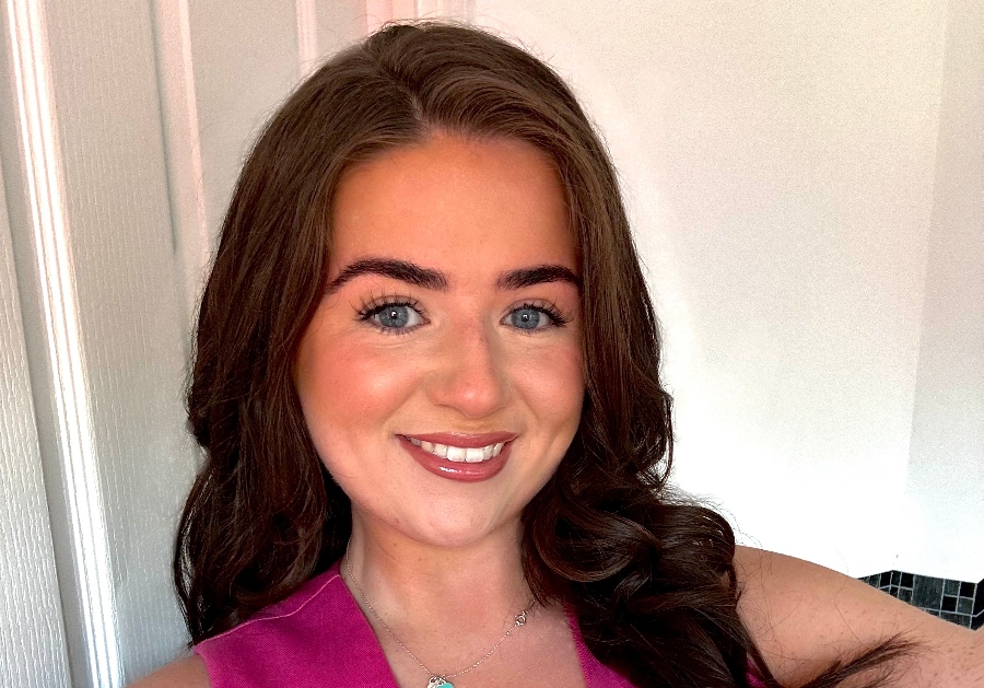 GCU law graduate Zoe Bolton wins Alison Britton prize