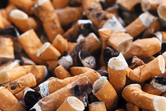 Scottish government to consider raising smoking age to 21