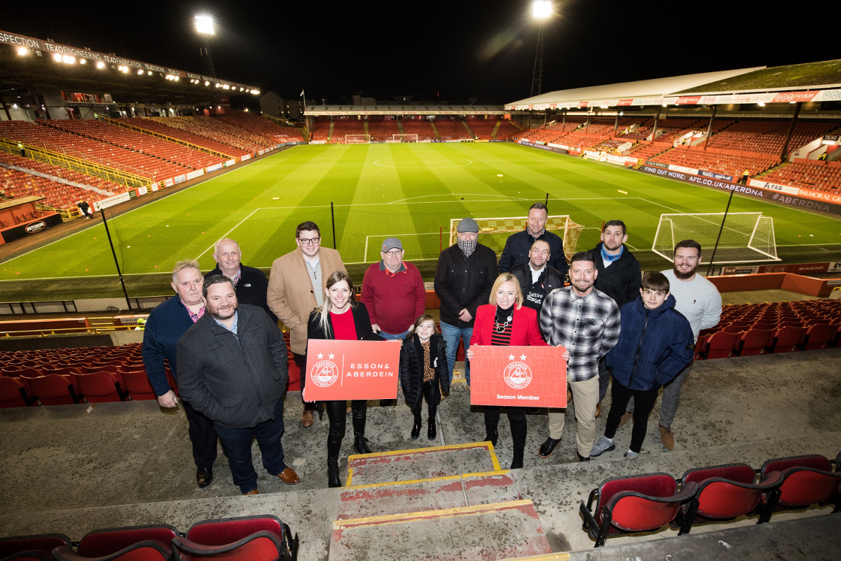 Esson & Aberdein delivers festive gift to Aberdeen FC’s community programme